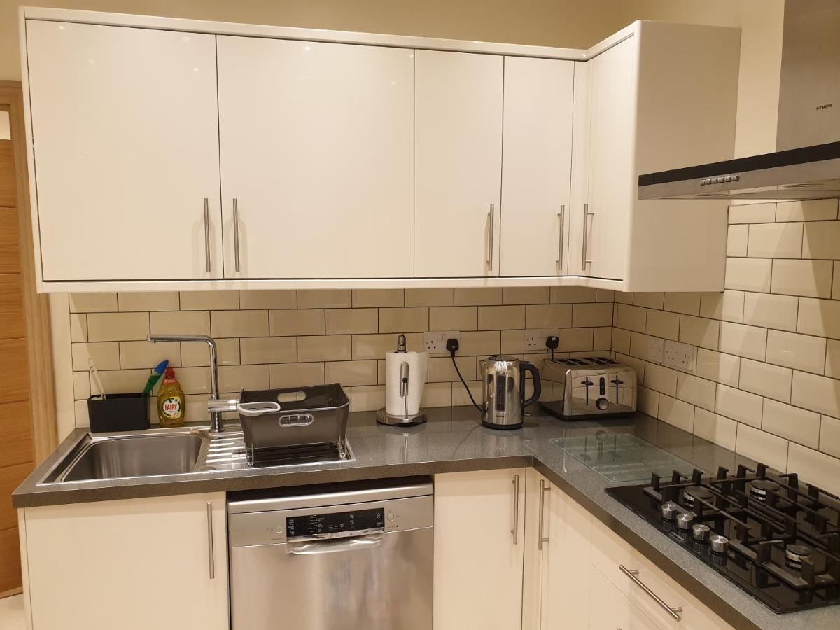 London Luxury Apartments 5 Min Walk From Ilford Station, With Free Parking Free Wifi 외부 사진