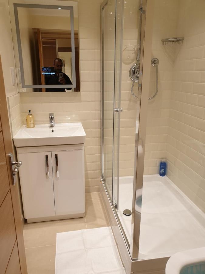 London Luxury Apartments 5 Min Walk From Ilford Station, With Free Parking Free Wifi 외부 사진