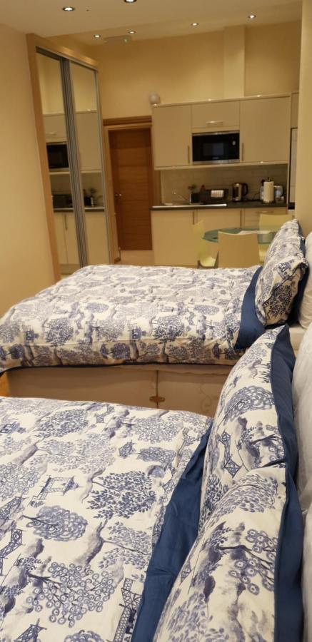 London Luxury Apartments 5 Min Walk From Ilford Station, With Free Parking Free Wifi 외부 사진