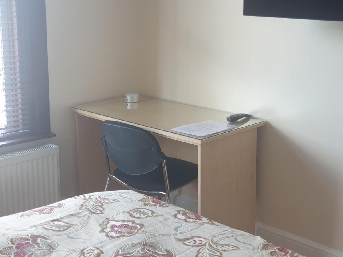 London Luxury Apartments 5 Min Walk From Ilford Station, With Free Parking Free Wifi 외부 사진