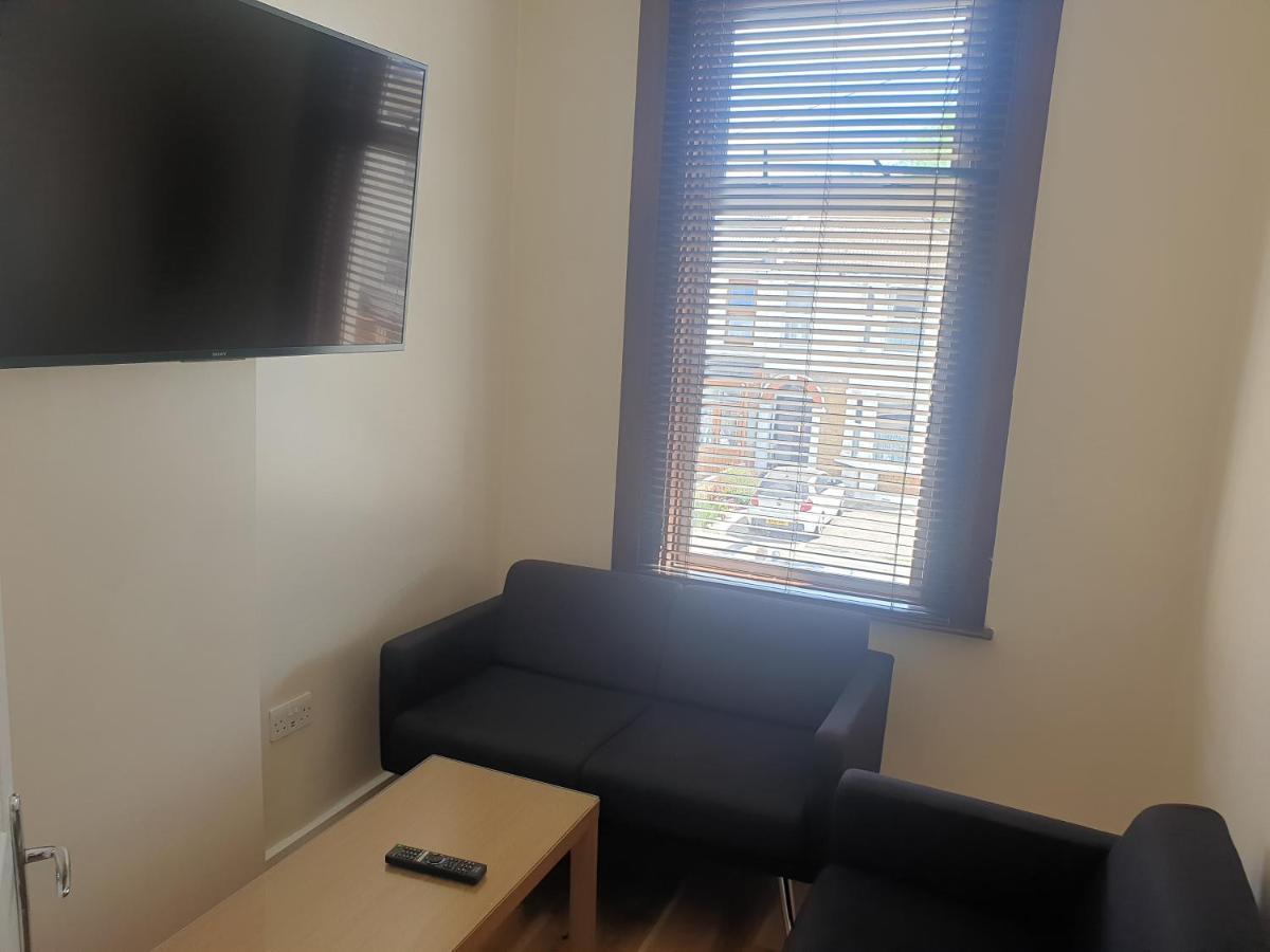 London Luxury Apartments 5 Min Walk From Ilford Station, With Free Parking Free Wifi 외부 사진