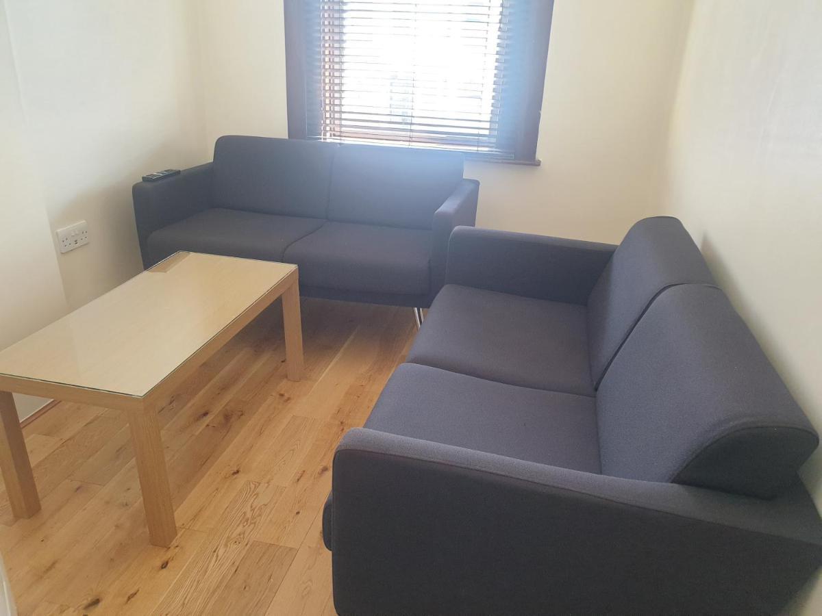 London Luxury Apartments 5 Min Walk From Ilford Station, With Free Parking Free Wifi 외부 사진