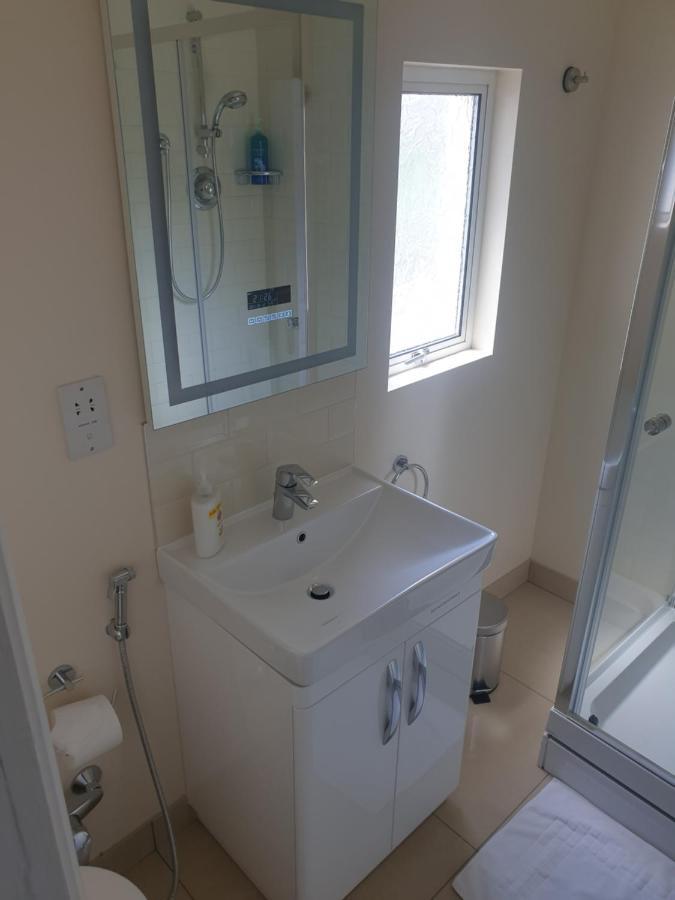 London Luxury Apartments 5 Min Walk From Ilford Station, With Free Parking Free Wifi 외부 사진